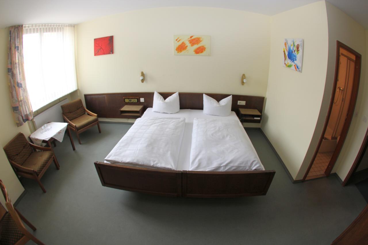 Zum Lowen Hotel Вайтерштадт Экстерьер фото