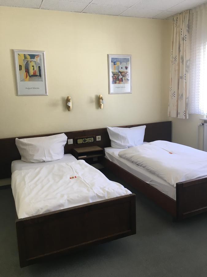 Zum Lowen Hotel Вайтерштадт Экстерьер фото